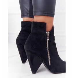Asymmetrische Stiefel mit hohem Absatz Lu Boo Schwarz 4