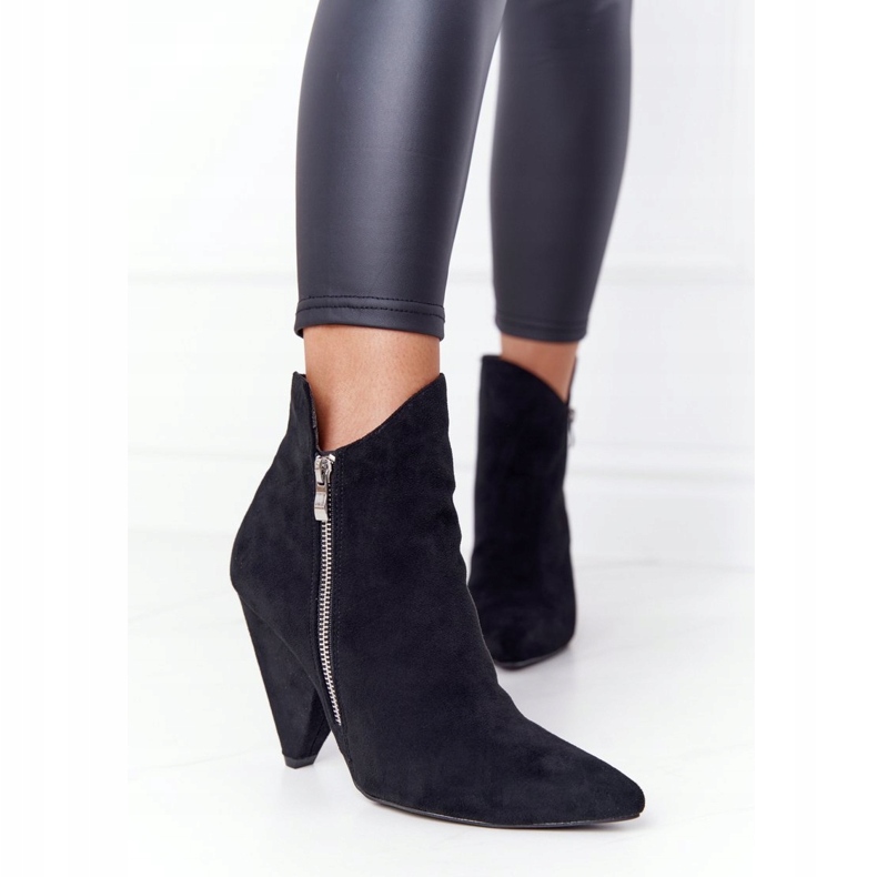 Asymmetrische Stiefel mit hohem Absatz Lu Boo Schwarz 2