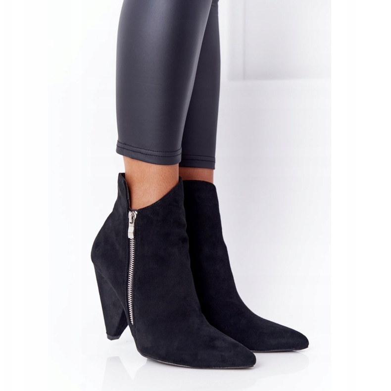 Asymmetrische Stiefel mit hohem Absatz Lu Boo Schwarz 1
