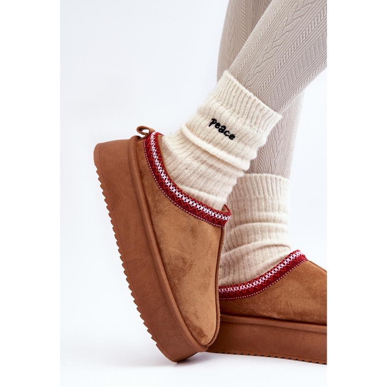 Braune Sylva-Hausschuhe mit dicker Sohle aus Öko-Wildleder 2