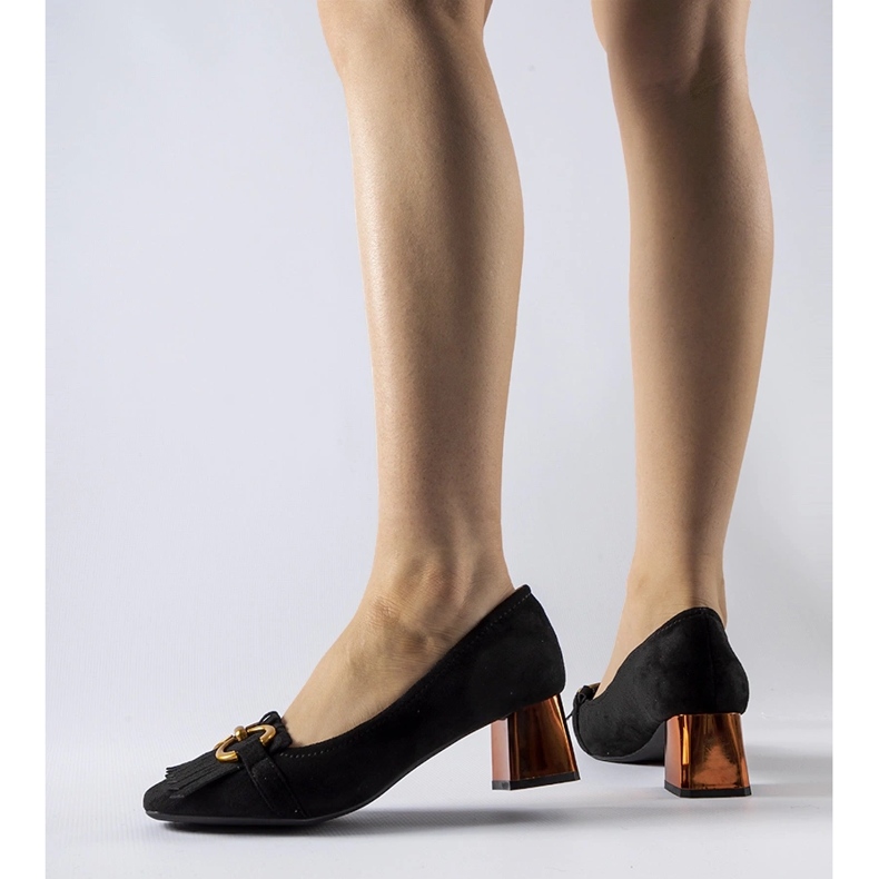 Schwarze Basso-Pumps mit hohen Absätzen 1