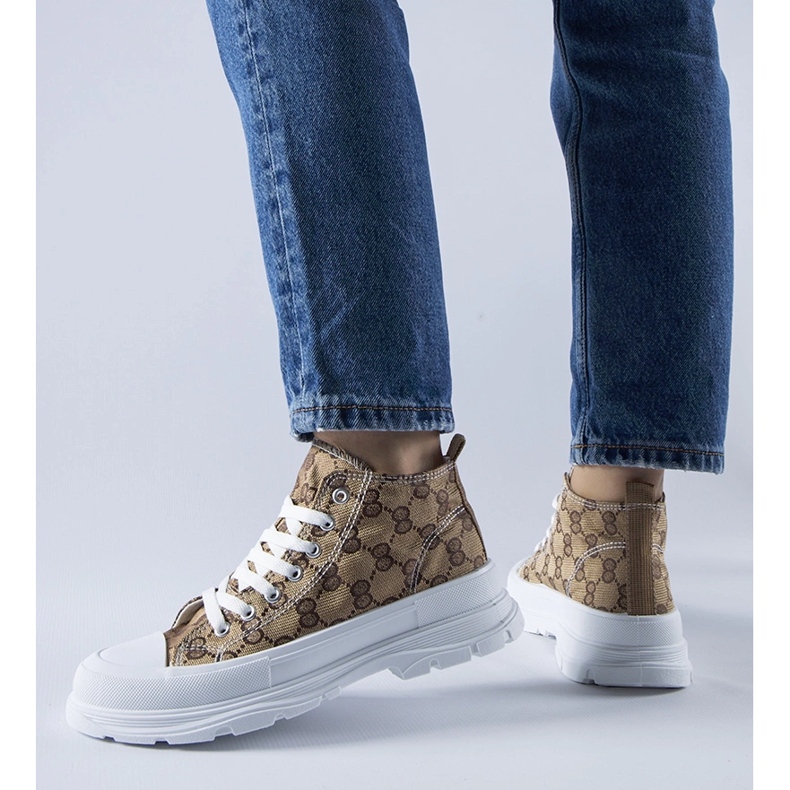 Braune Turnschuhe, verziert mit dem Terenzio-Monogramm beige 1