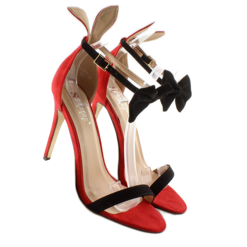 Sandalen an einer Nadel mit Ohren ZJ-15P Rot 2