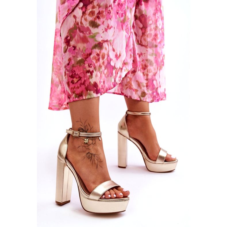 Sweet Shoes Ledersandalen auf Reck und Plateau Golden Sky Dream 1