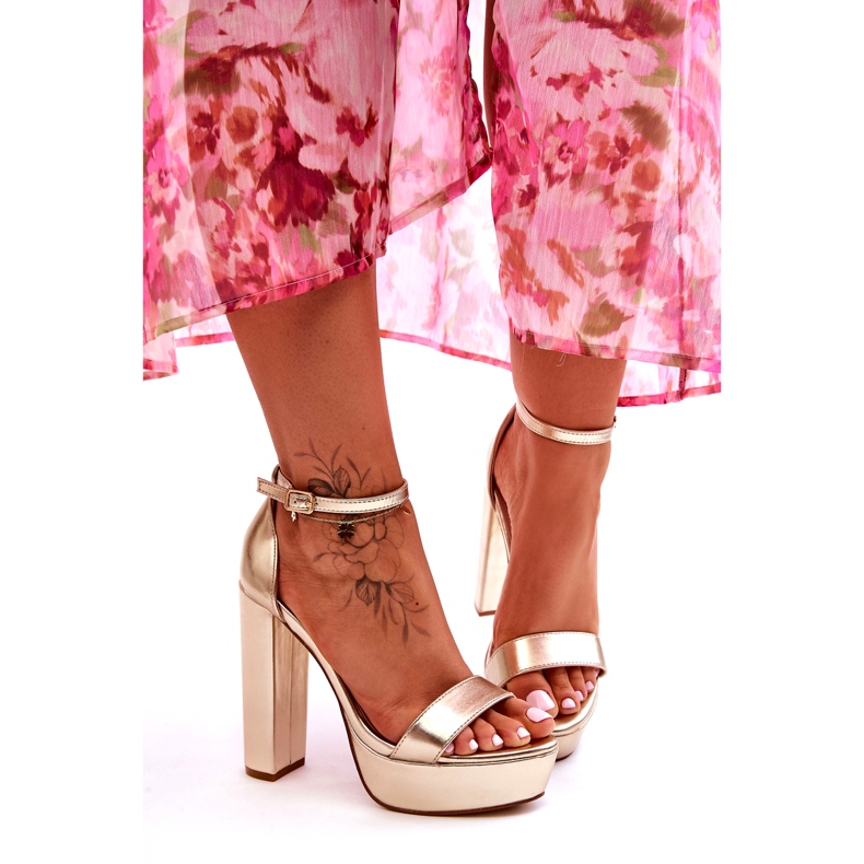 Sweet Shoes Ledersandalen auf Reck und Plateau Golden Sky Dream 2