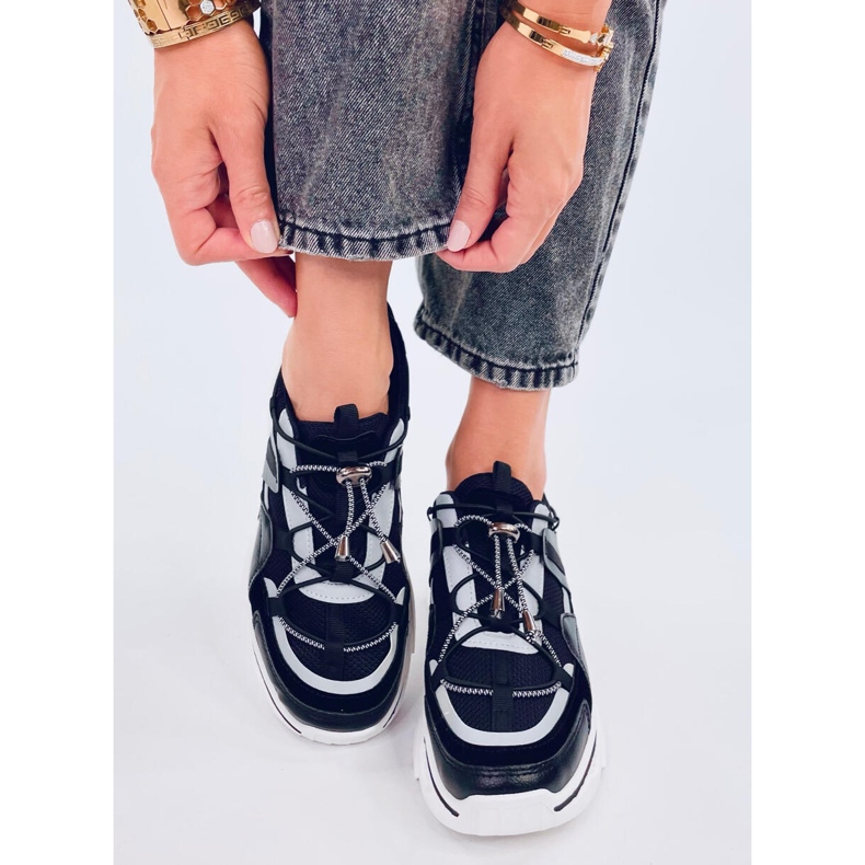 Amica Schwarze Sportschuhe 1