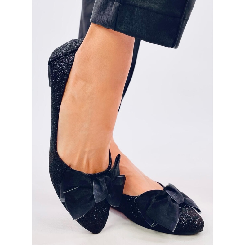 Elegante schwarze Glitzer-Ballerinas von Betzi 1
