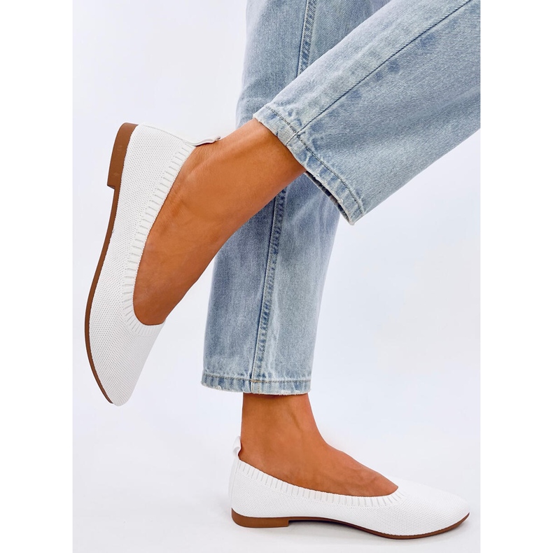 Weiße, durchbrochene Ballerinas von Kreiss 1