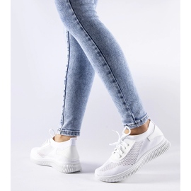 Weiße, durchbrochene Sneakers von Pierantonio 1