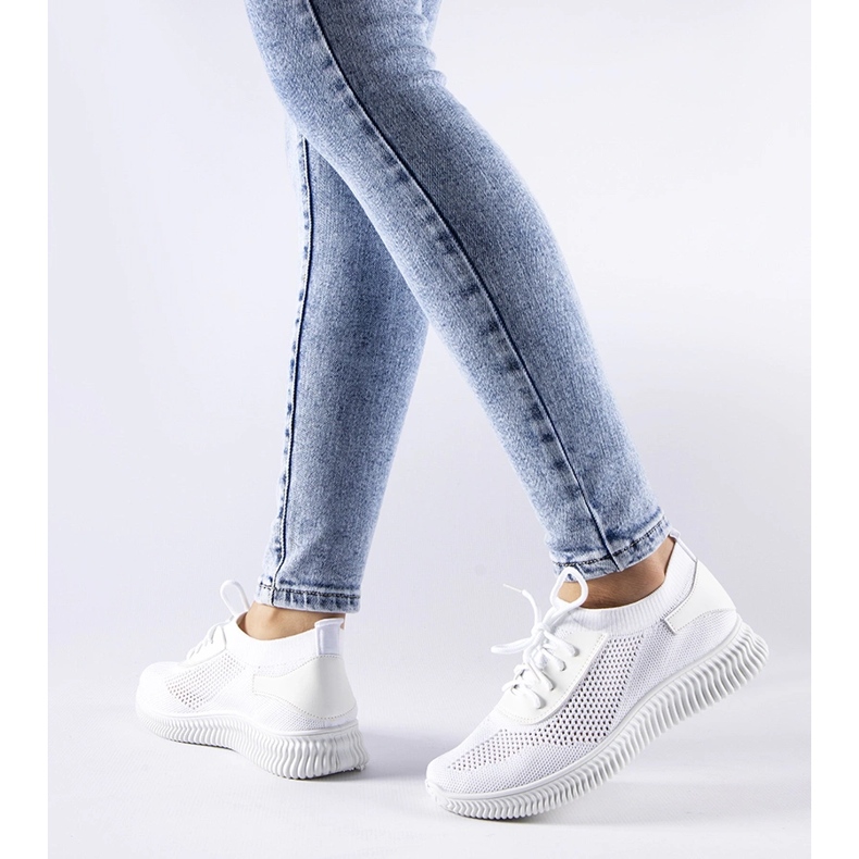 Weiße, durchbrochene Sneakers von Pierantonio 1