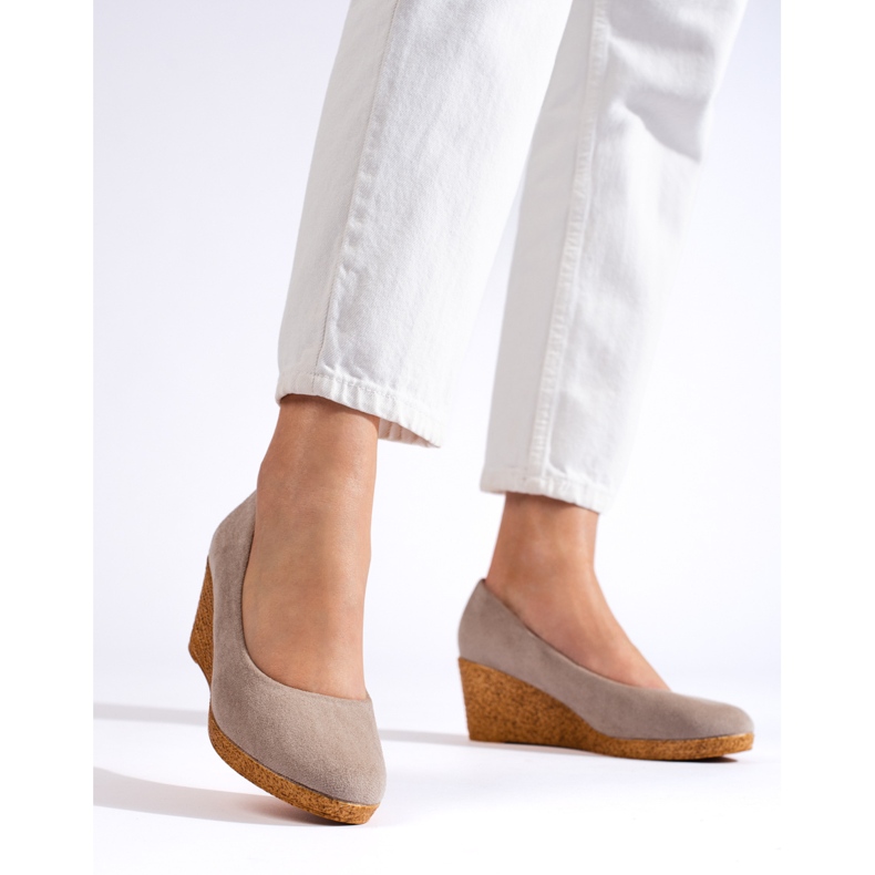 Dunkelbeige Keilpumps 1