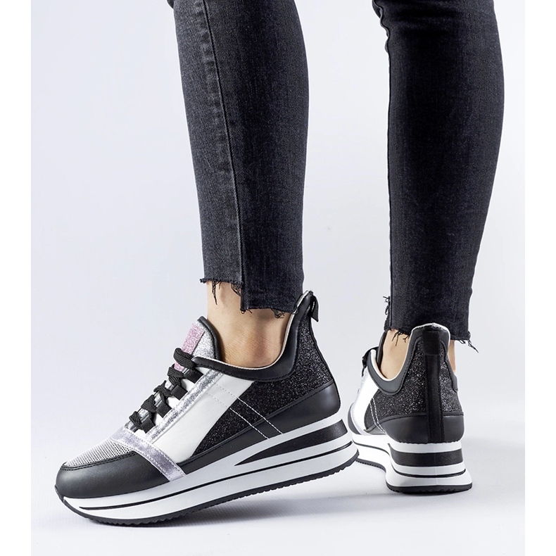 Schwarze Glitzer-Sneaker auf der Marce-Plattform 1