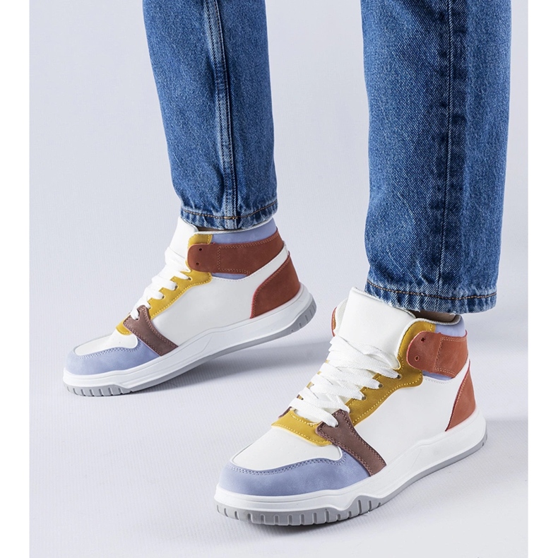 Elizabeths lila High-Top-Sneaker 1