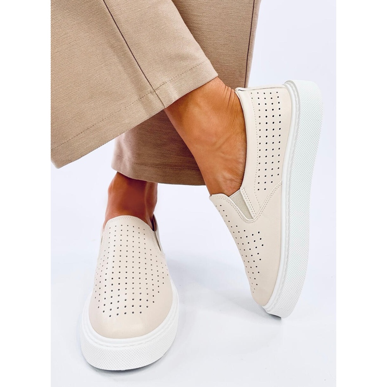 Towns Beige durchbrochene Slip-On-Sneaker 1