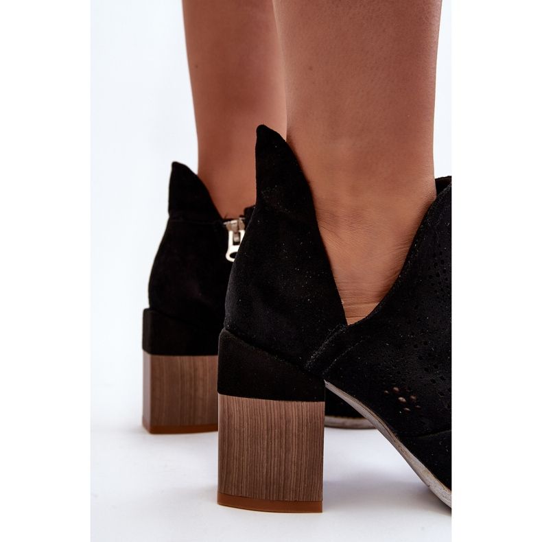 Durchbrochene Damenstiefel mit hohem Absatz in Schwarz von Niartima 1