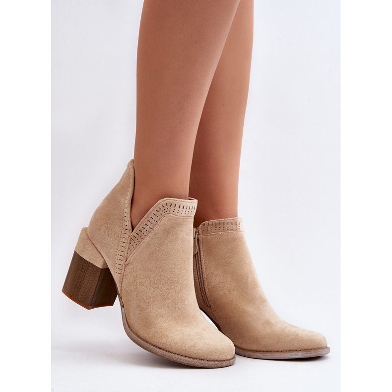 Hellbeige Jolnima-Stiefeletten auf massivem High-Heel-Absatz mit Ausschnitt 2