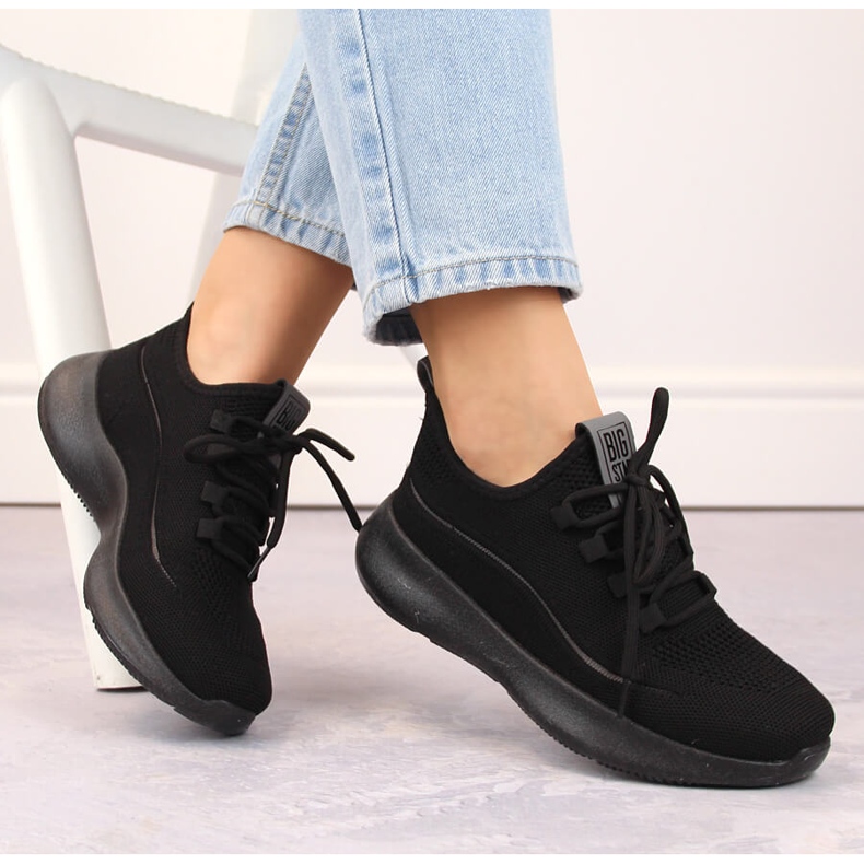 Schwarze durchbrochene Slip-on-Sportschuhe Big Star NN274663 1