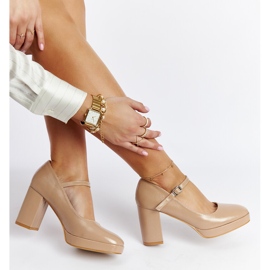 Beige Lackpumps mit Absatz Cher 1