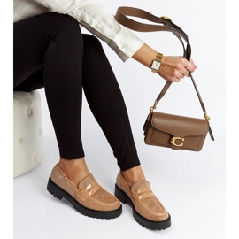 Braune Slipper, verziert mit Newport-Strasssteinen 1