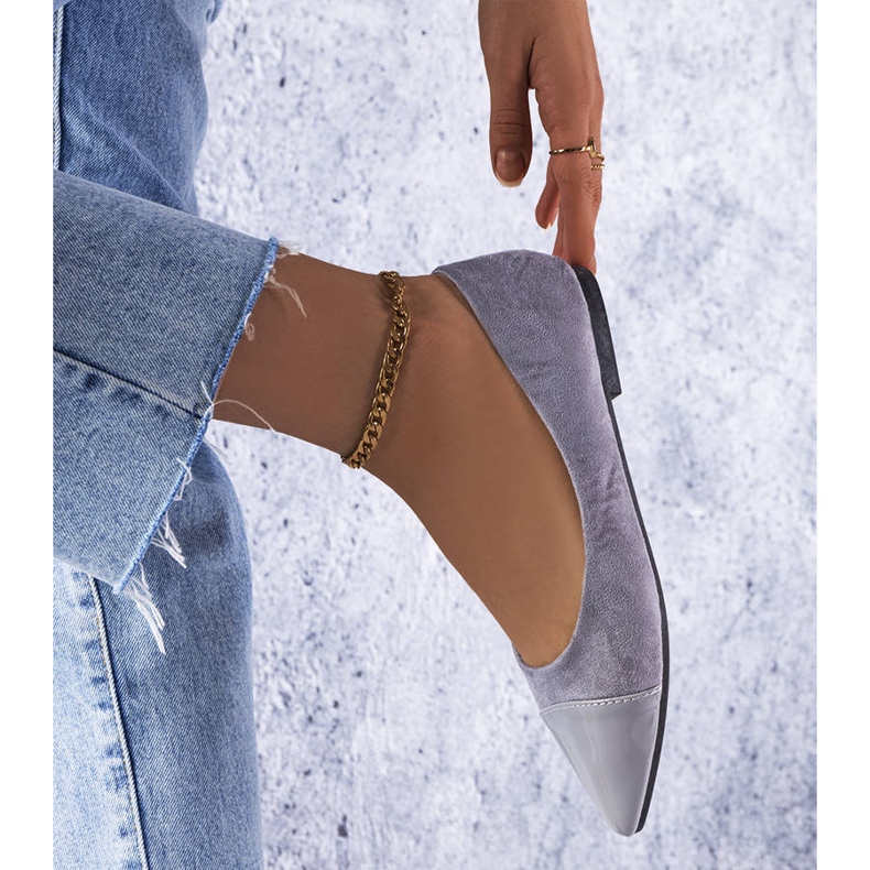 Graue Lack-Ballerinas von Thibault 1