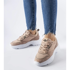 Lee Cooper trägt Powder-Sneaker rosa 1