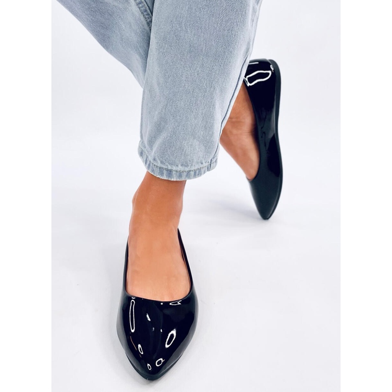 Schwarze Lack-Ballerinas von Xants 1