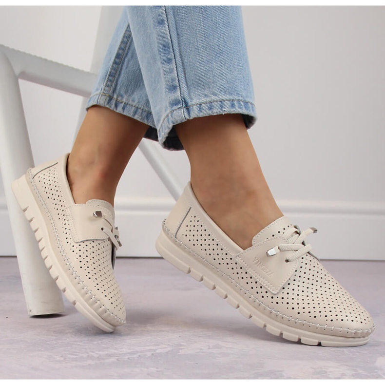 Damen-Slipper aus durchbrochenem Leder, beige Vinceza 7872 1