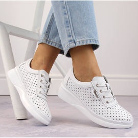 Durchbrochene Damen-Sportkeile aus Leder, weiß Vinceza 7890 1