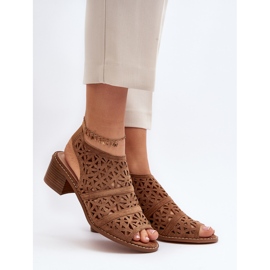 Durchbrochene Sandalen mit hohem Absatz in Braun von Serapina 2