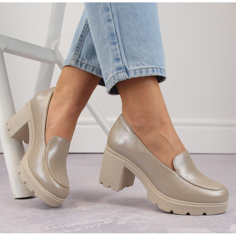 Beige Damen-Slipper mit hohem Absatz und Plateau Potocki 12040 1