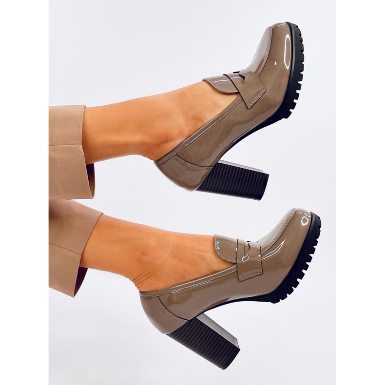 Jeffis Khaki-Loafer mit Lackabsatz beige 2