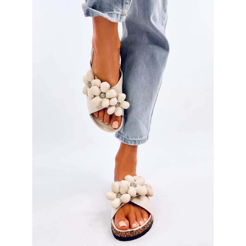 Charss Beige Kork-Flip-Flops mit Kissenblumen 1