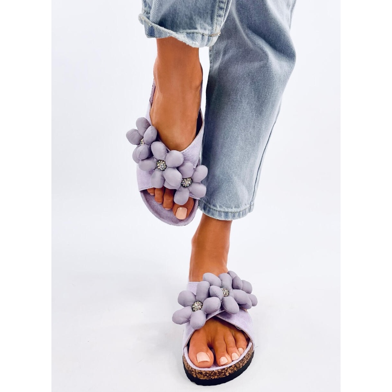 Flip-Flops aus Kork mit Kissenblumen in Charss Purple violett 1