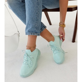 Mintfarbene Sport-Sneaker von Roshni grün 1