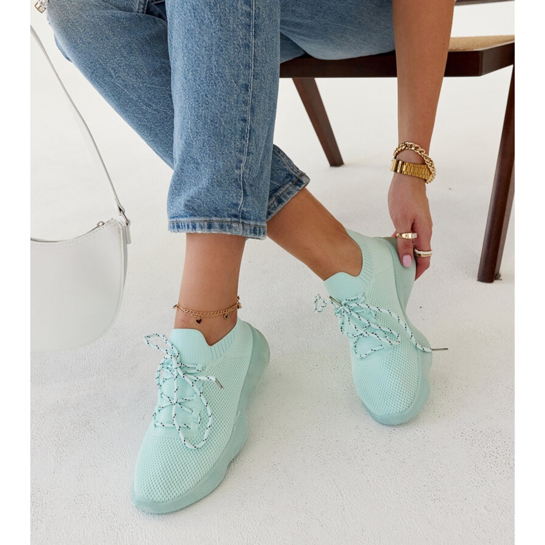 Mintfarbene Sport-Sneaker von Roshni grün 1