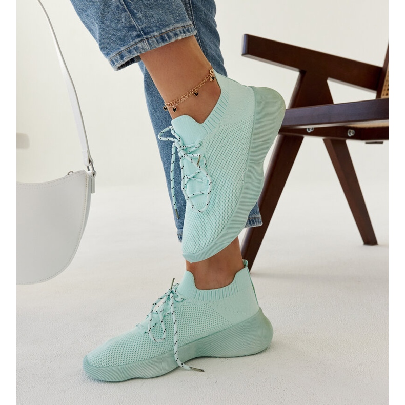 Mintfarbene Sport-Sneaker von Roshni grün 2