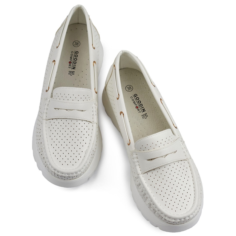 Bequeme, durchbrochene weiße Damenmokassins mit Lederdecksohle 1