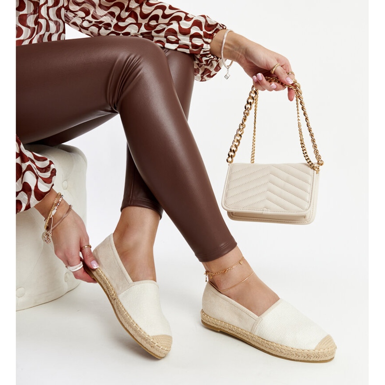 Hellbeige Espadrilles mit Glanz auf der Ming-Plattform 1