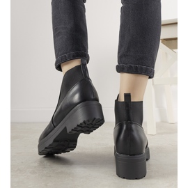 Klassische schwarze Stiefel mit elastischem Santacruz 1