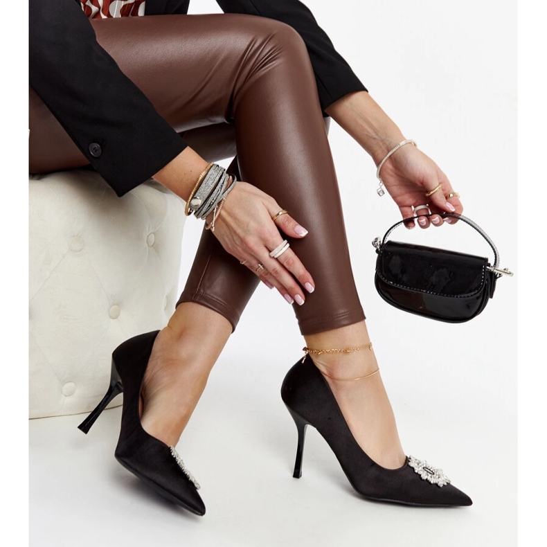 Schwarze High Heels mit Satin-Finish und Strasssteinen von Susegana 1