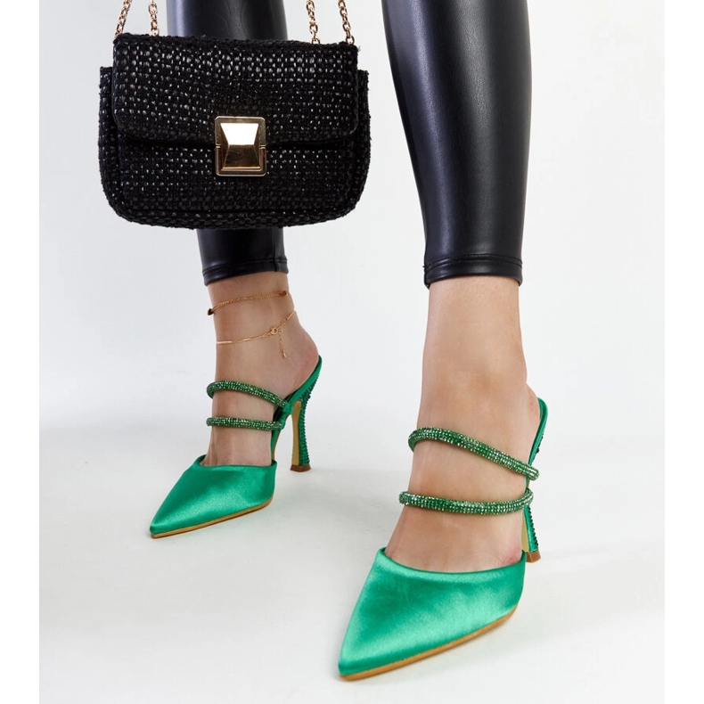 Grüne Flip-Flops mit hohen Absätzen von Raffaelina 1