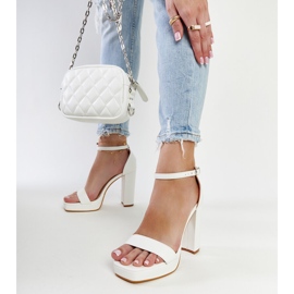 Weiße Nariman-Sandalen mit hohem Absatz 1