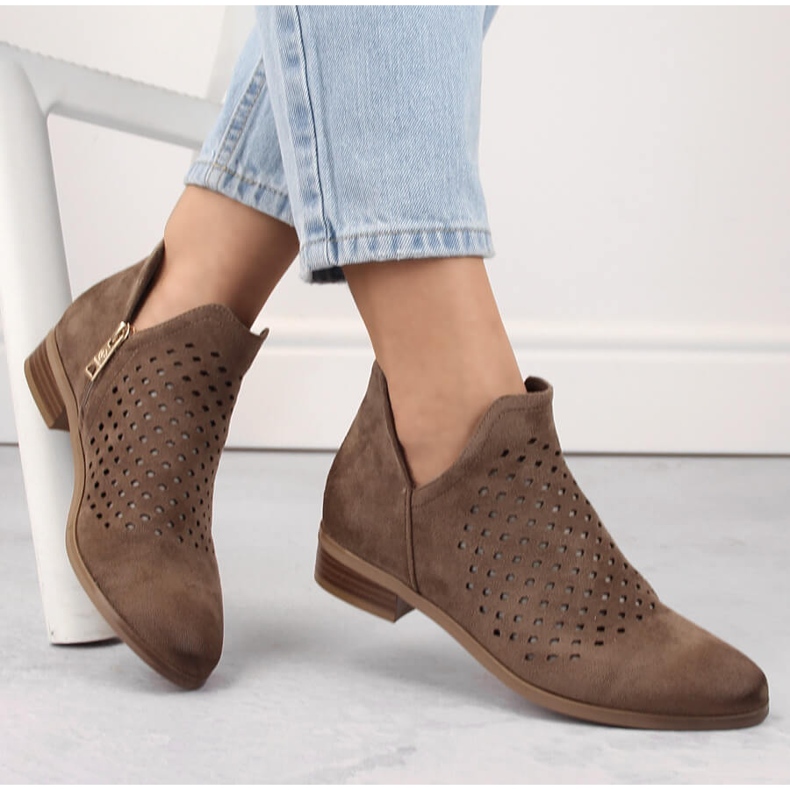 Damen-Stiefeletten aus Wildleder mit Ausschnitt, braun, Vinceza 58240 1