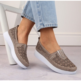 Durchbrochene Damen-Slipper aus Leder, beige T.Sokolski 0712 2