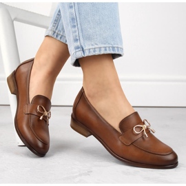 Braune Damenschuhe mit niedrigem Absatz Potocki SZ12379 1