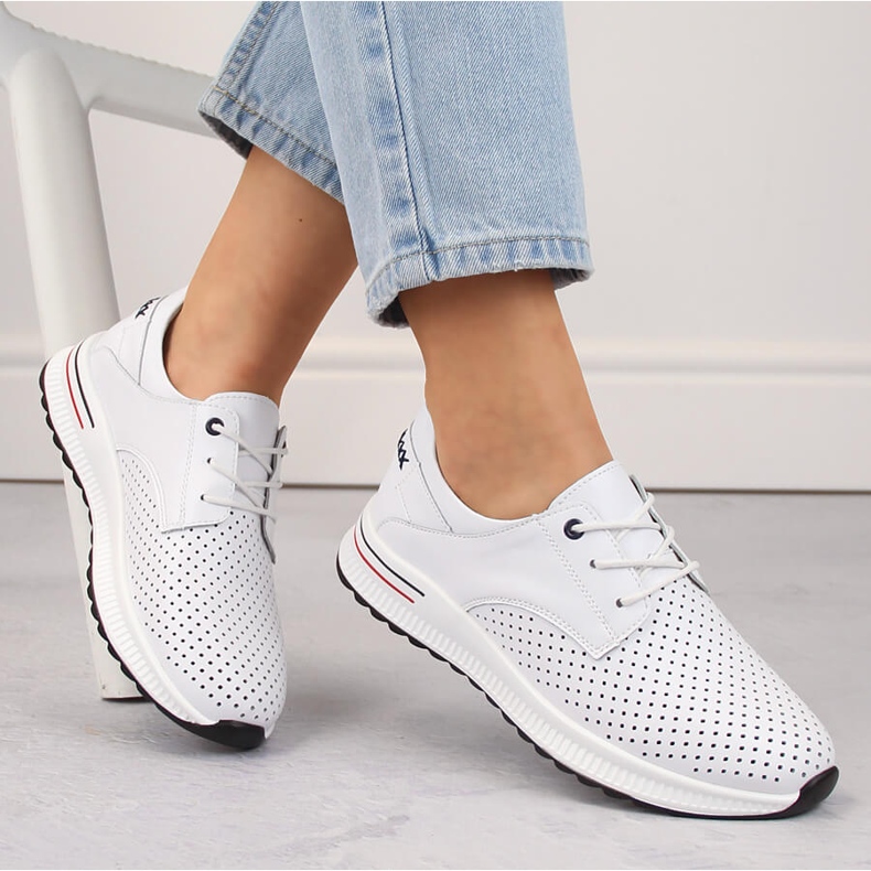 Durchbrochene Sportschuhe für Damen aus Leder, weiß, Filippo DP6022 1