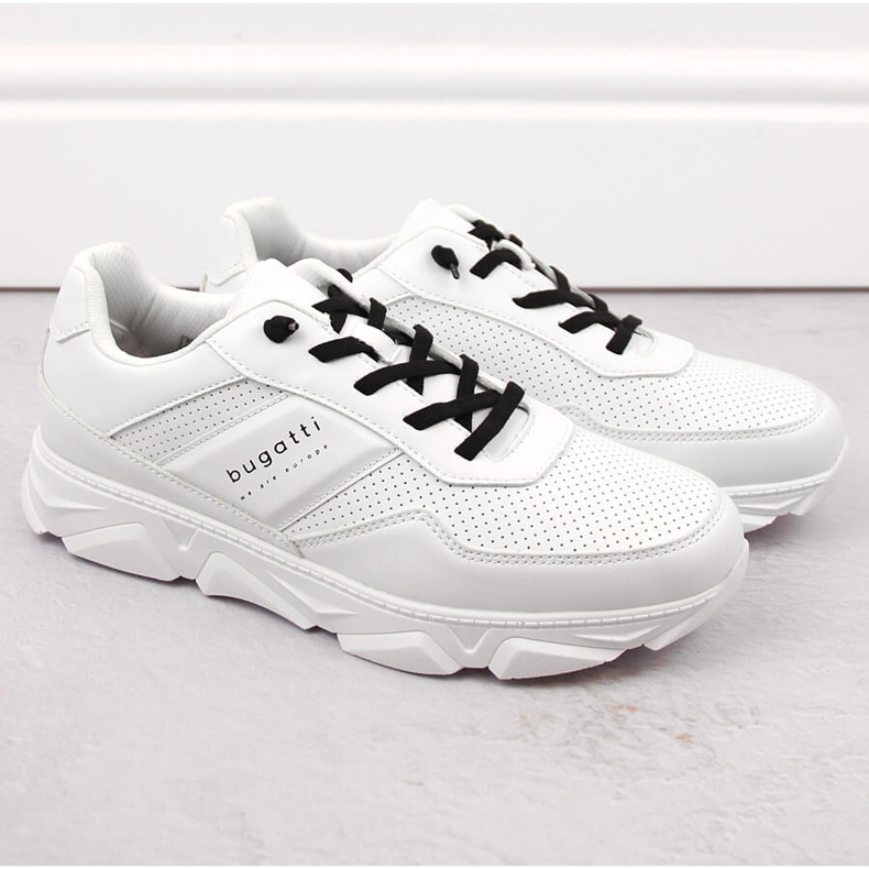 Bequeme Herren-Sportschuhe in Weiß von Bugatti 1