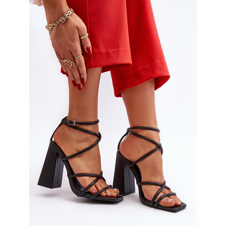 Modische schwarze Josette-Sandalen mit hohem Absatz 2