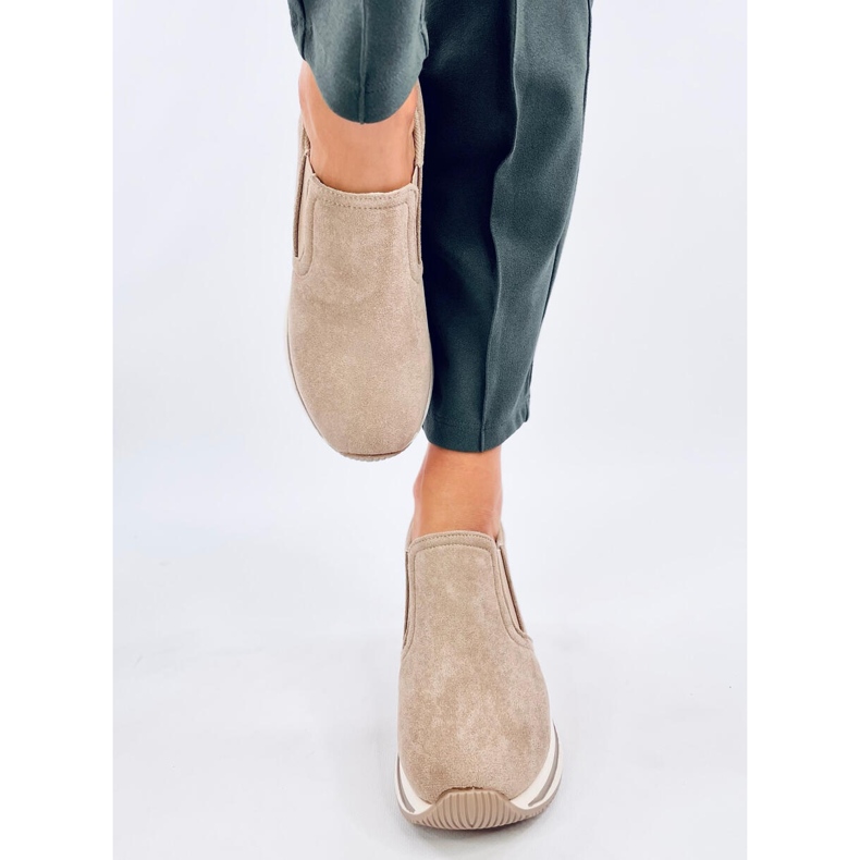 Boult Beige Schuhe mit verstecktem Keilabsatz 1