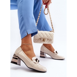 Vinceza Lacklederpumps mit Kette, Beige Paliotte 1